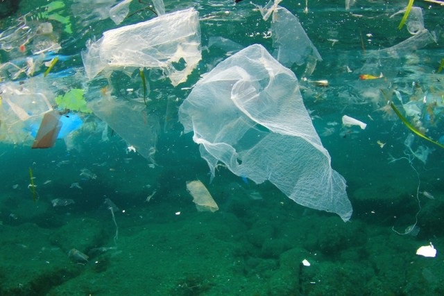 Ammiraglio Giuseppe De Giorgi - Plastica in mare